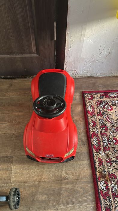 Машинка толокар .