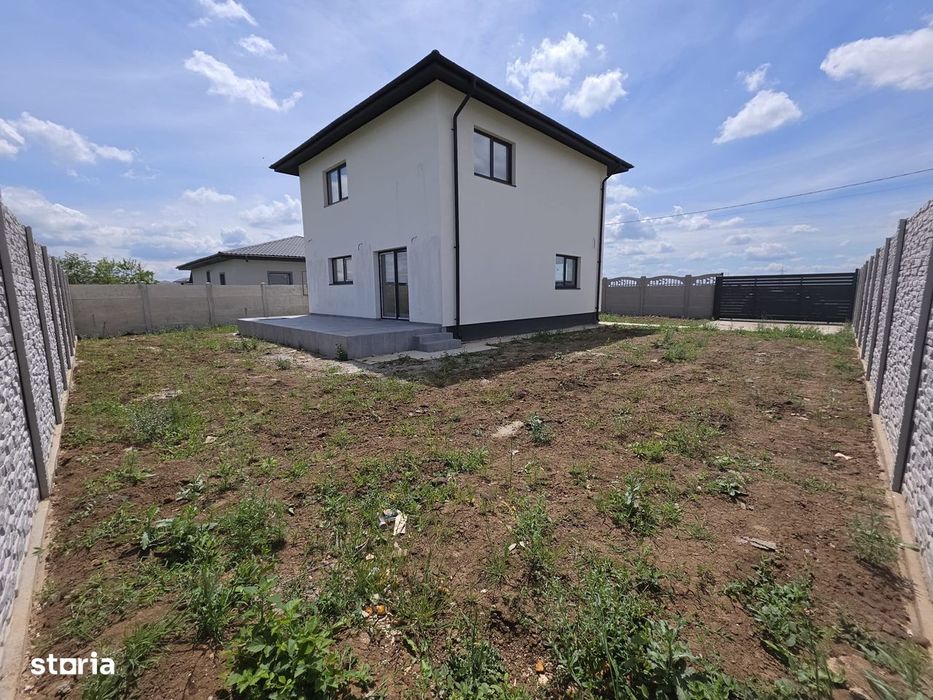 Casa 4 camere,gata de mutare,800 m de blv.