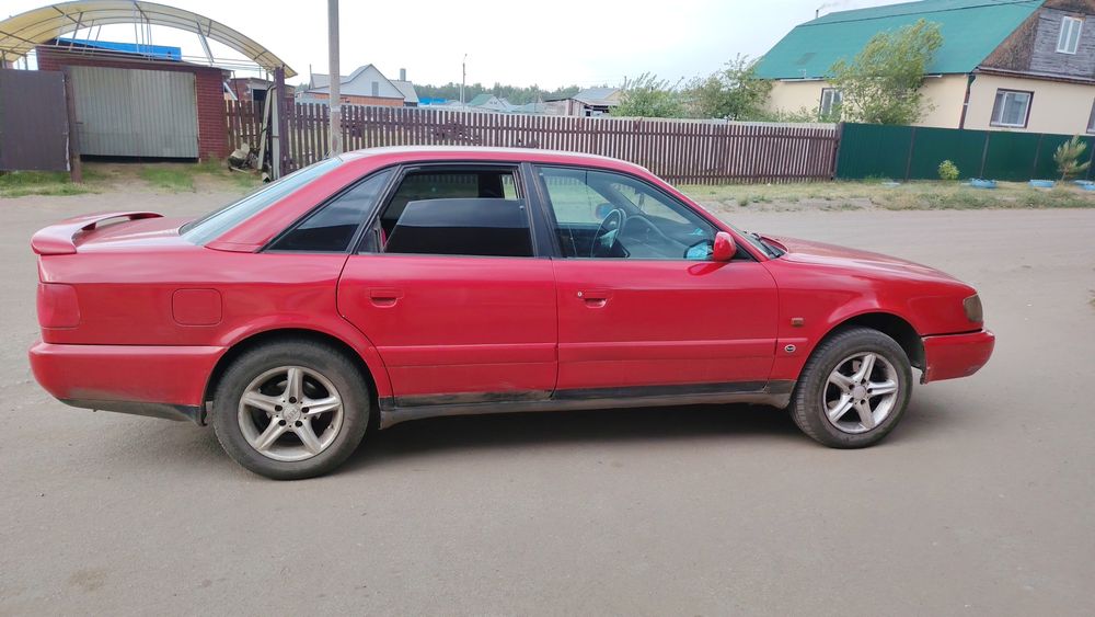 Автомобиль Ауди а6с4