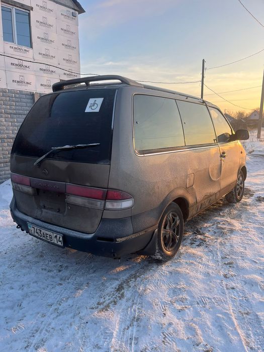 Продам Nissan largo