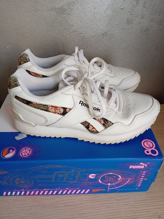 Vand Adidași Reebok