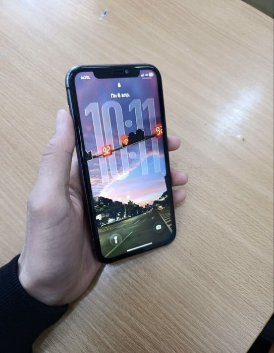 Продам айфон 11 64гб