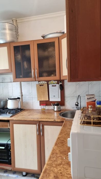 Срочно!!! Продаётся 2 ком кв 11 мкрн