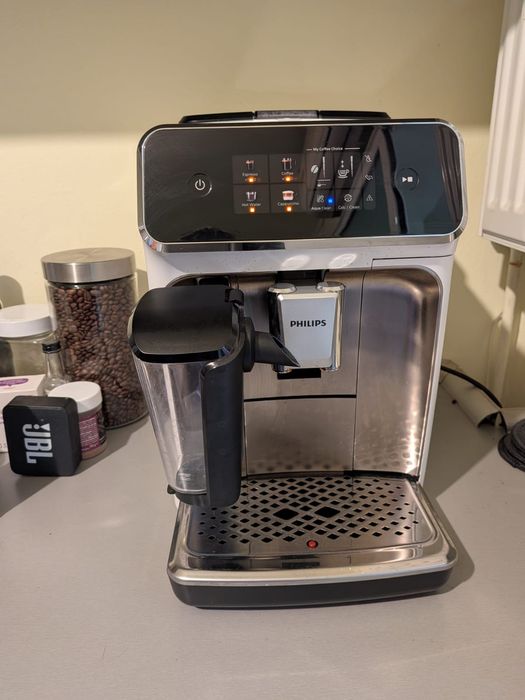 Espressor automat Philips LatteGo EP2333/40