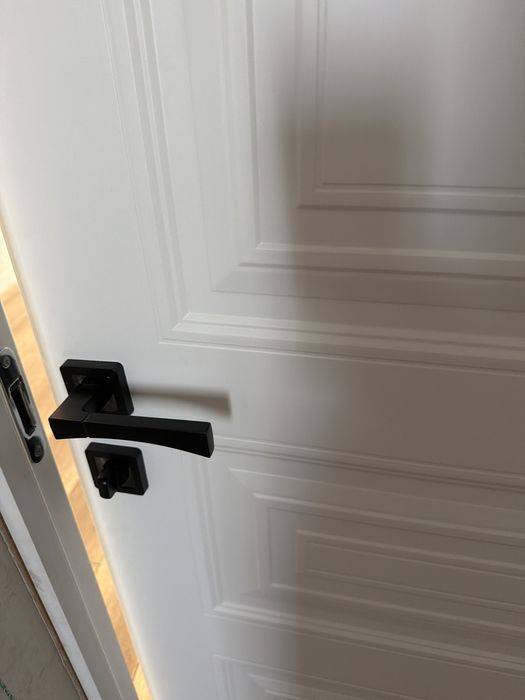 Ак есиктер сатылады 6шт