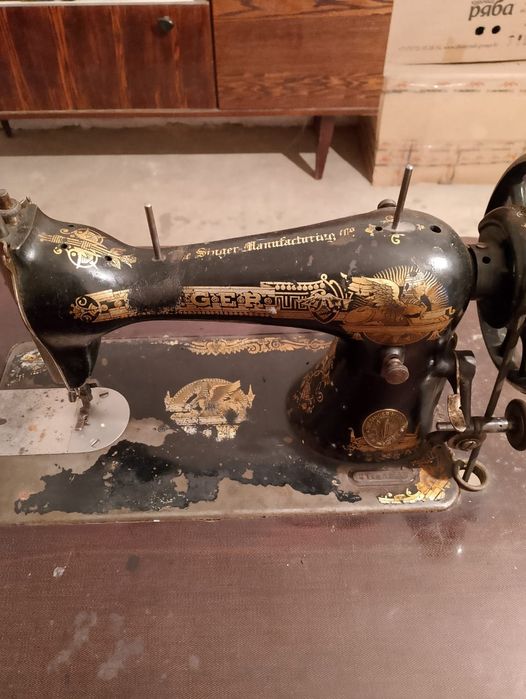 Продам швейную машину