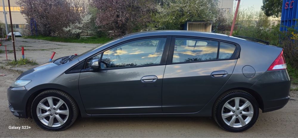 Honda insight hybrid