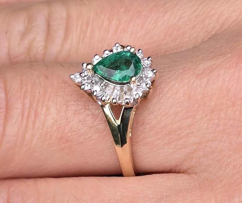 Inel din aur galben 14k cu smarald și diamante naturale