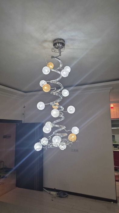 Продаю люстру. Ручной работы