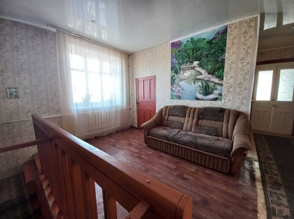 Продам двухэтажный коттедж