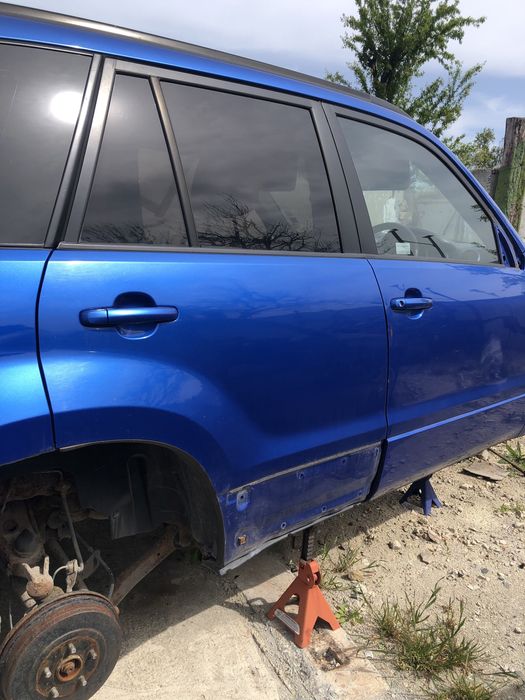 Задна дясна врата три цвята Сузуки гранд Витара 2005-2015г