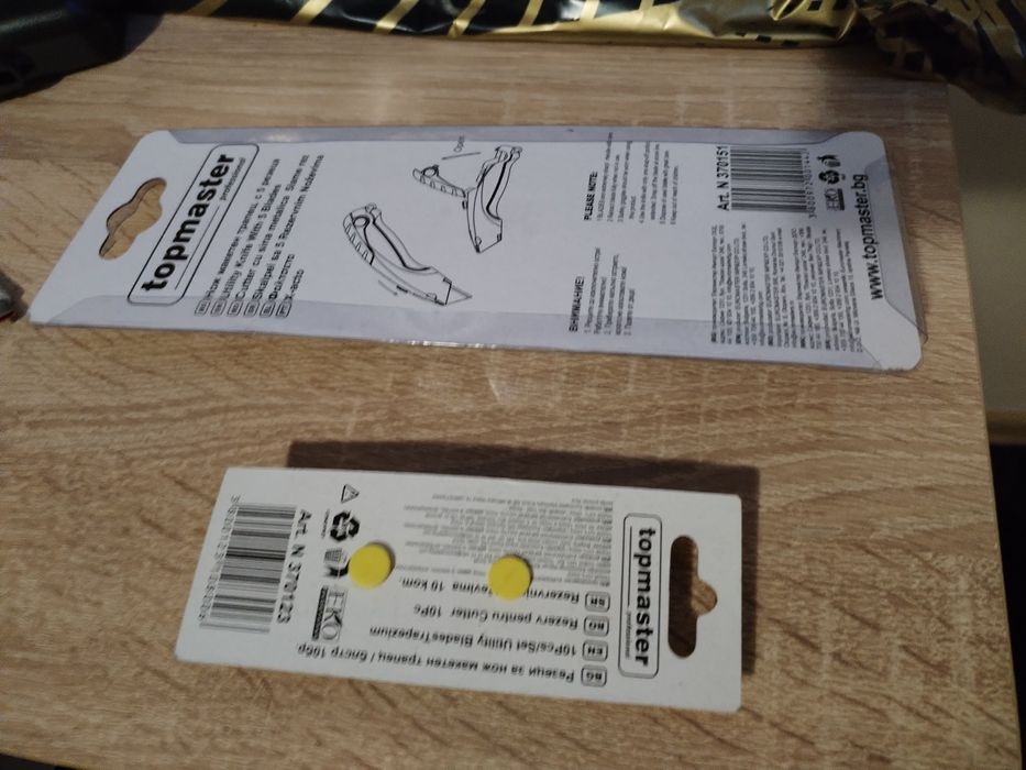 4 броя Макетни ножчета за строителни работи  и допълнително 4 броя рез