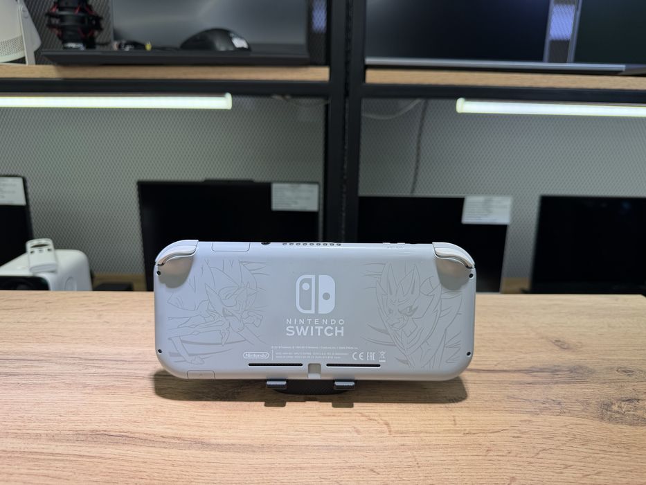Приставка Nintendo Switch Lite, прошитая, с чехлом, 2117/А10