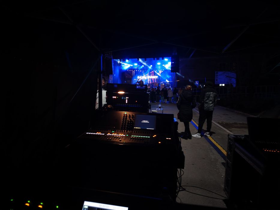 Sonorizare, scena, lumini, ecrane led, macara video