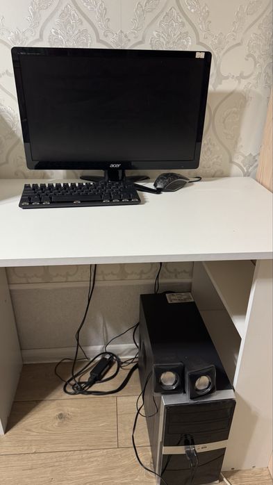 Продам компьютер и стол