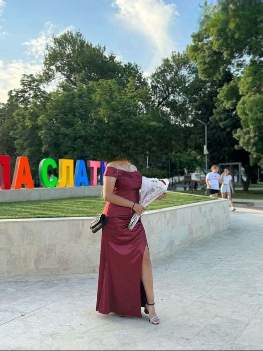 Официална рокля- бордо