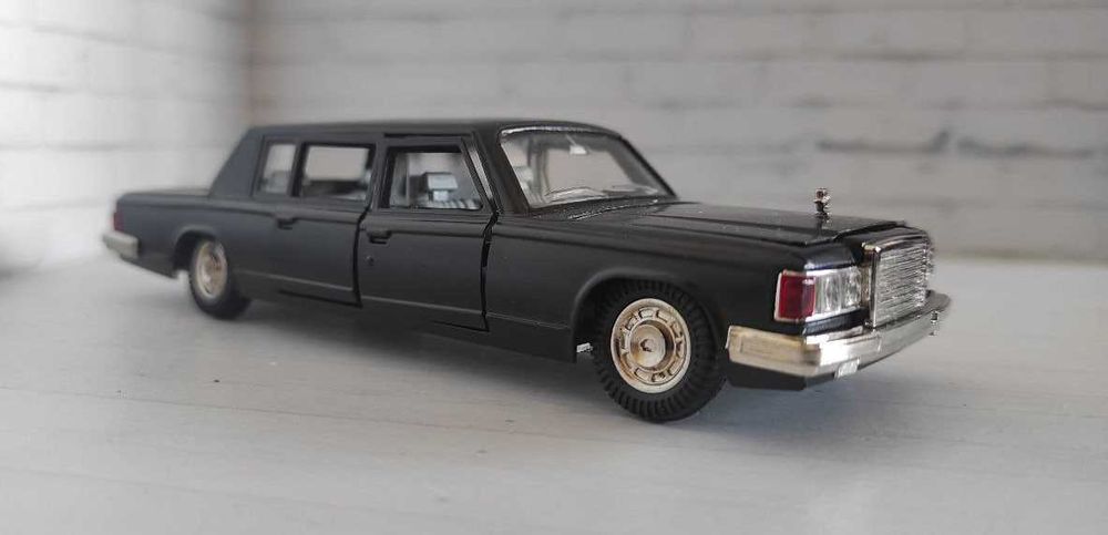 Продам советские модели автомашин в масштабе 1/43. Металлические.