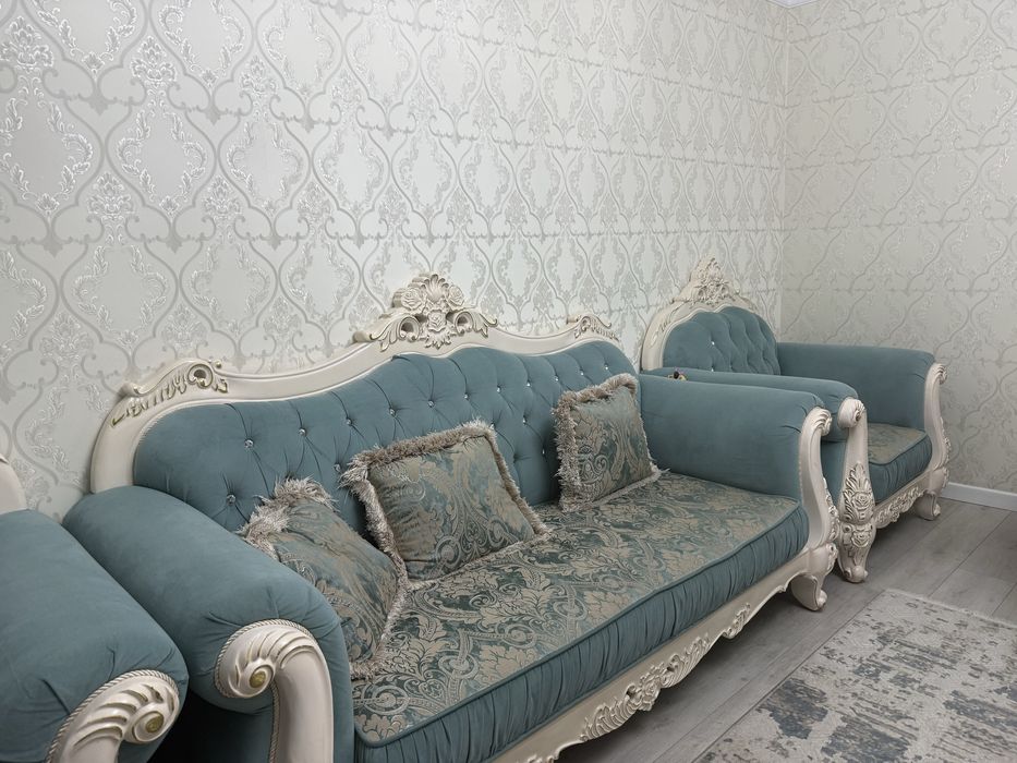 Королевский диван