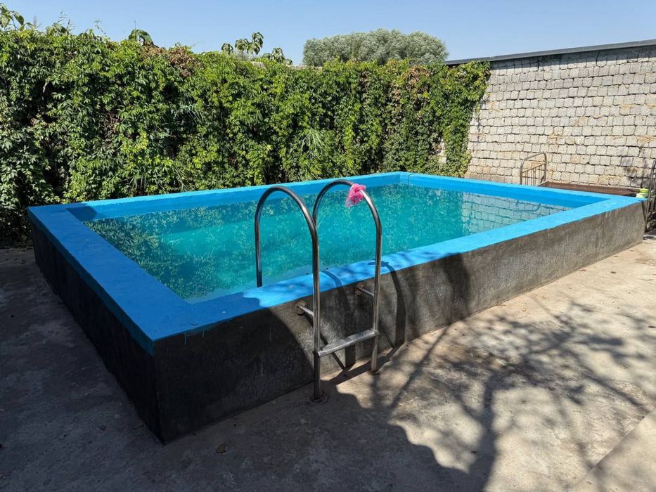 Nazarbek Toqmachida dacha sotiladi