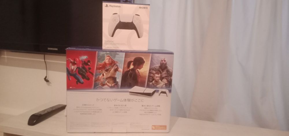 Playstation 5 Slim + 2 джойстика
