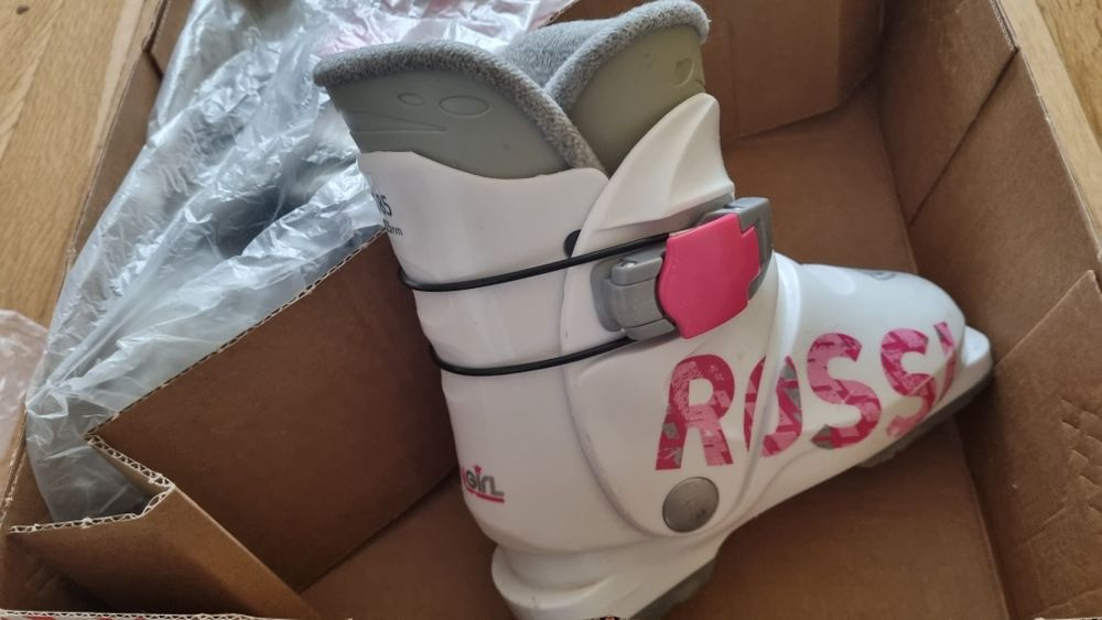 Продавам детски ски обувки ROSSIGNOL 29,5 номер