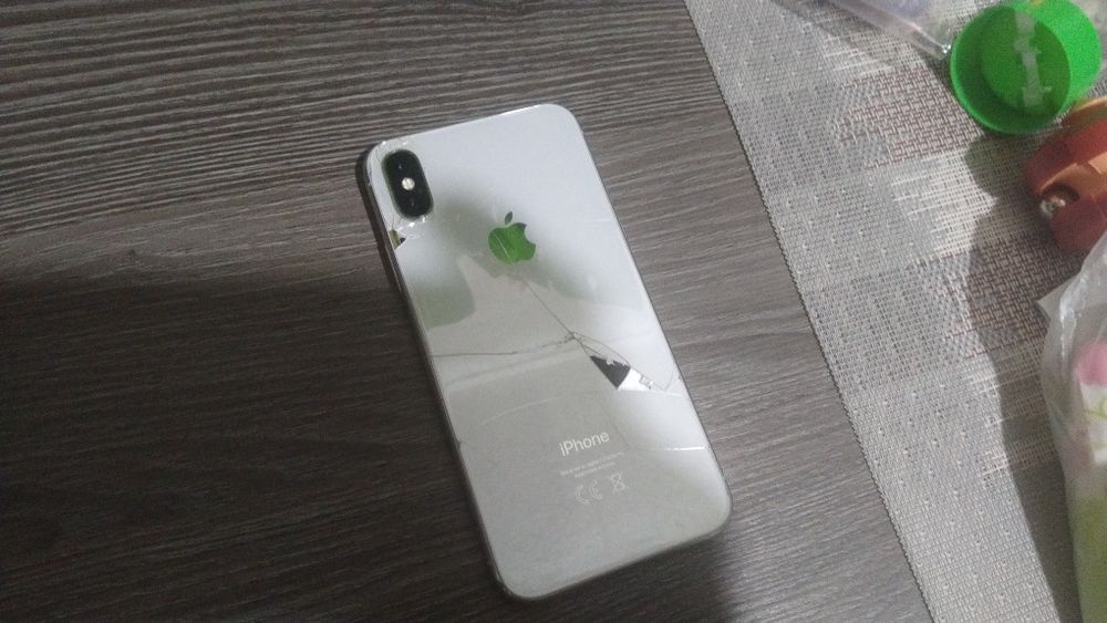 iPhone X 64GB сбой активации