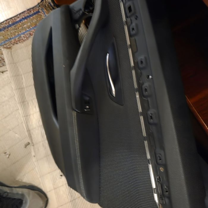 Fete usi BMW F10/F11 alcantara si consola centrala