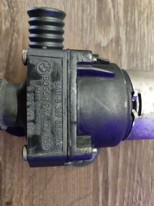 Допълнителна водна помпа Е87