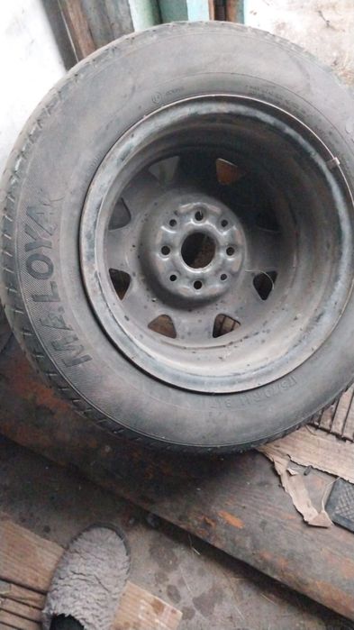 Продам шины комплект
