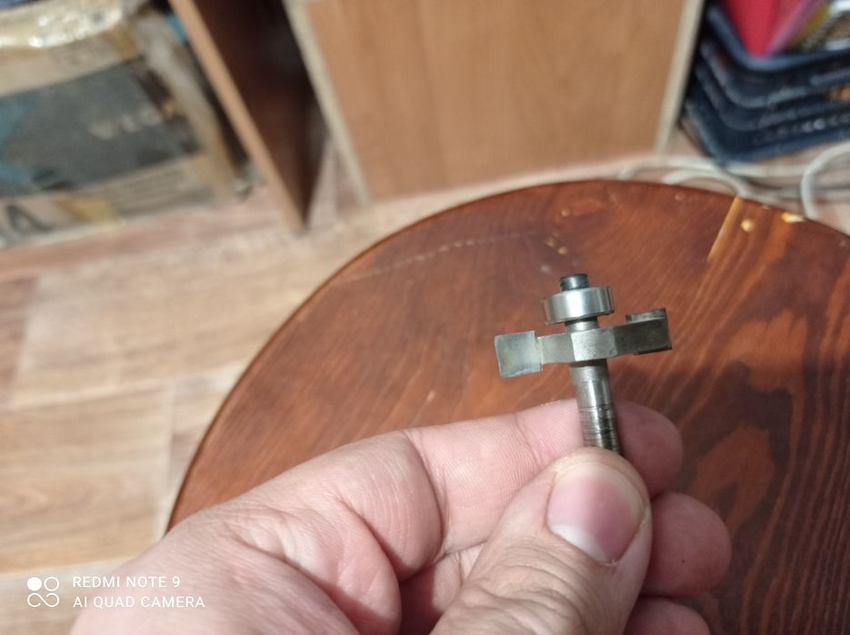 Продам фрезы на фрезер диаметр 6