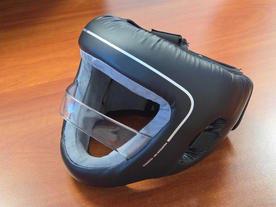 Articole / echipament BOX Decathlon - casca, manusi, palmare - CA NOI!