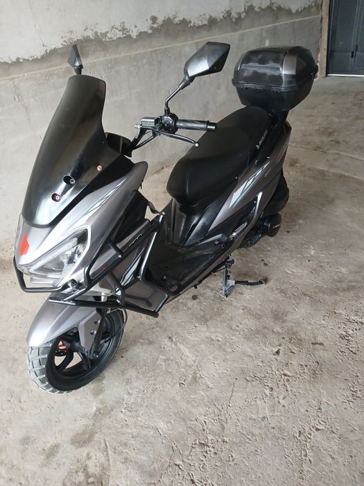 Sroʻchni sotiladi skuter Tiger