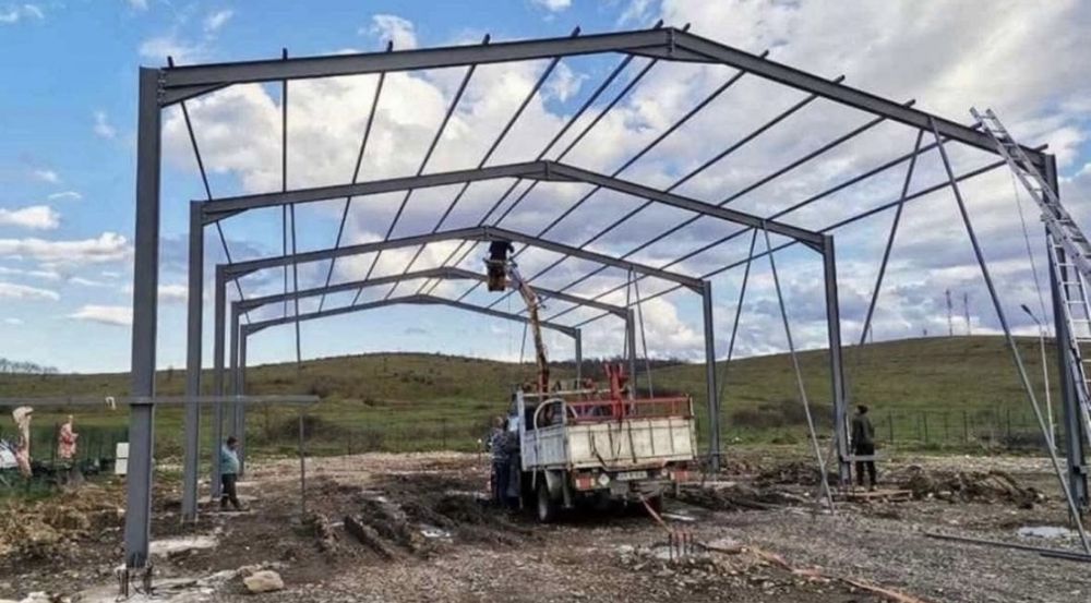 Facem hale metalice 10x15x4. 10x10x4.  7x10x4