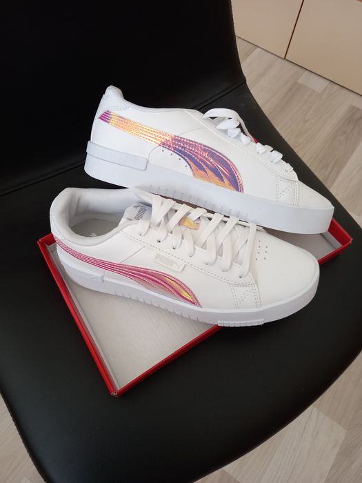 Бели маратонки на Пума