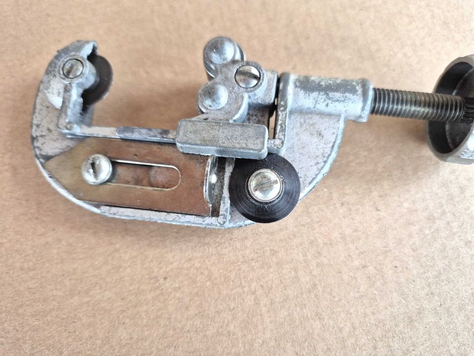 Резач,  кутер,  тръби - японски