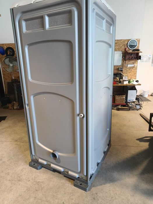 Toaletă WC ecologică vidanjabilă/racordabilă la apă și canal/fosă