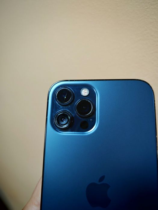 iPhone 12 Pro Max За части / Счупен / Отключен Работещ  Нулиран