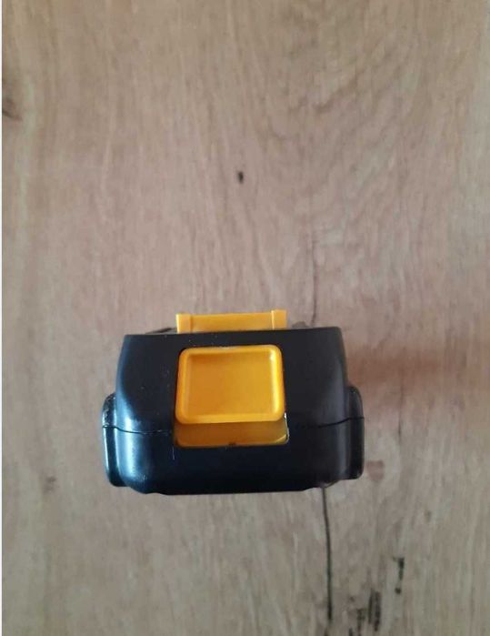 Акумулаторна батерия за винтоверт,гайковерт,флекс и резачка