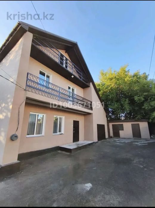 Продам двухэтажный дом