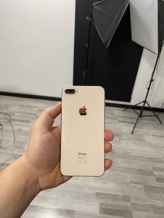 Продается apple iPhone 8 +