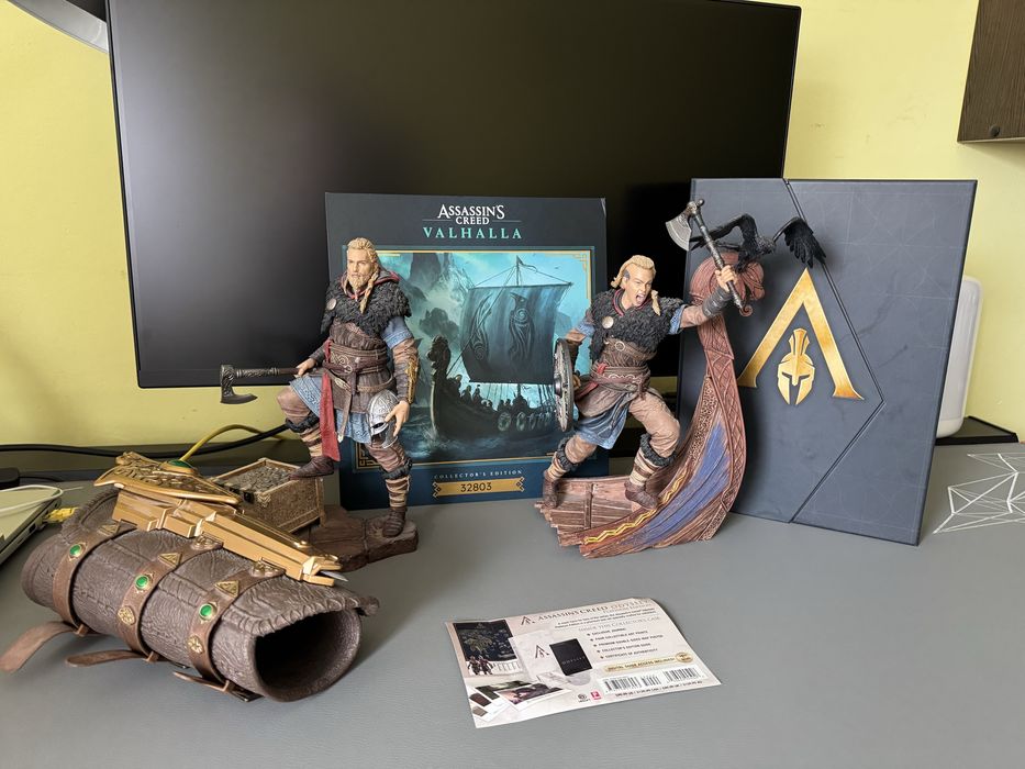 Colectie Assasin’s Creed Jocuri + Carti Hardcover + 3 Figurine