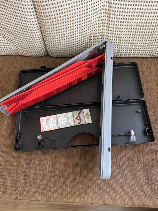 Авариен светлоотразителен автотриъгълник, Чисто нов!