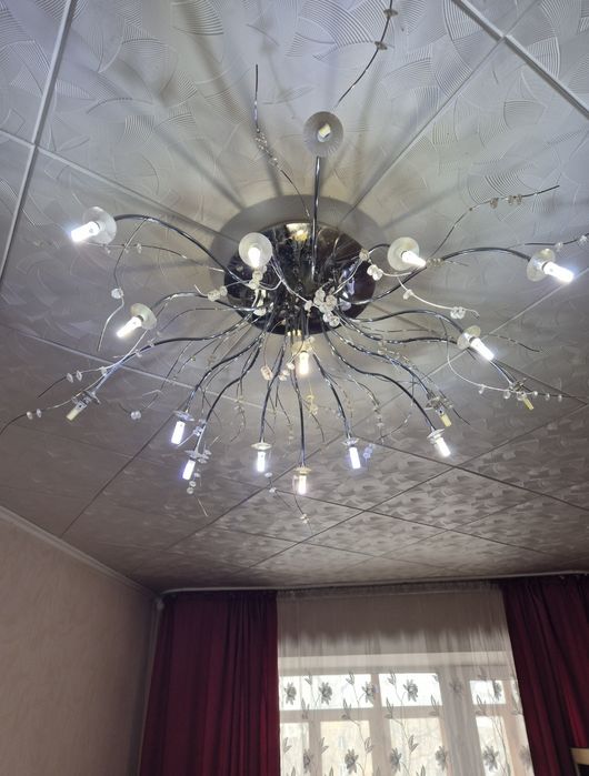 Продаю хорошую люстру