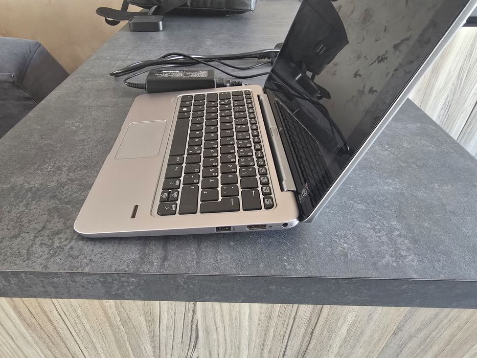 Продавам лаптоп НР Elite x2 1011 G1 с клавиатура Power Keyboard