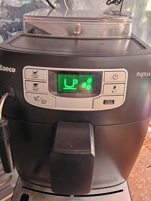 Автоматична кафемашина Saeco Intelia HD8751/11