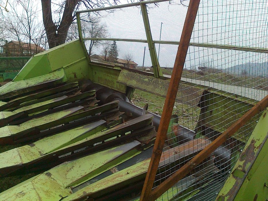 Хедер за царевица и слънчоглед за Claas и  John Deere, Косачка Е302