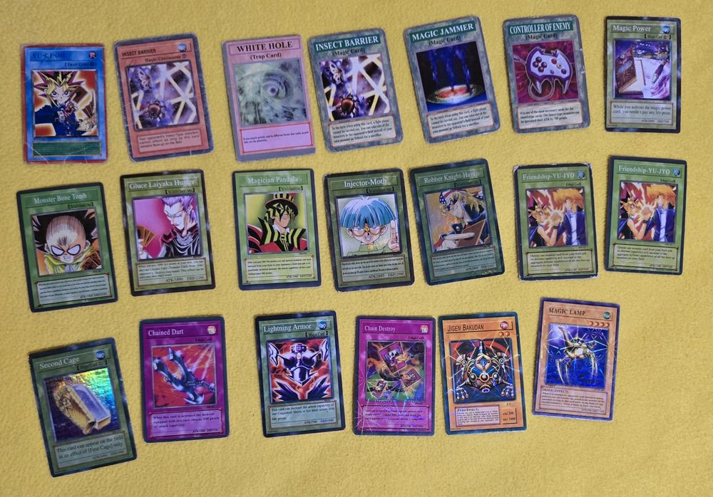 Асортирани Yu gi oh карти