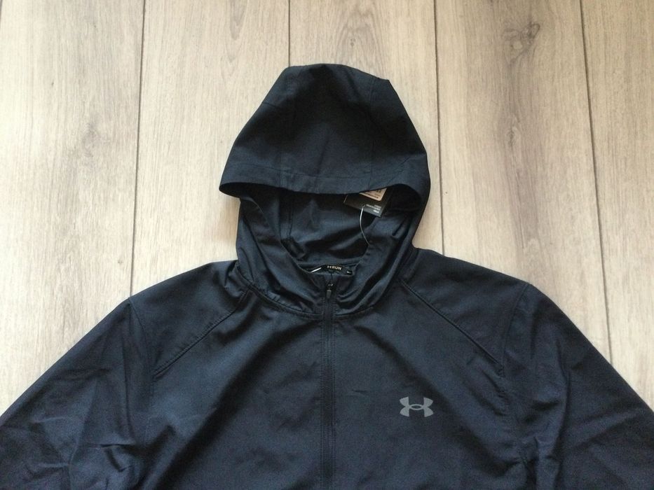 НОВ оригинален черен суичър  яке ветровка UNDER ARNOUR размер L от САЩ