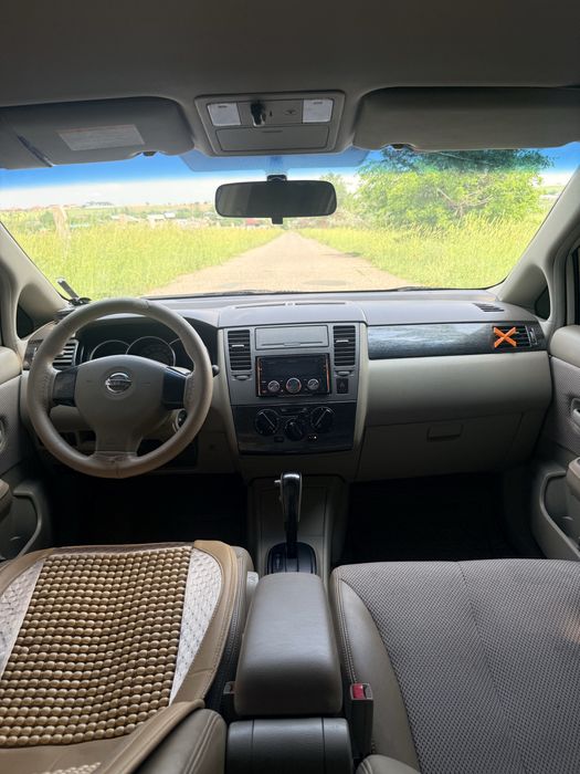 Nissan tiida Avtomat