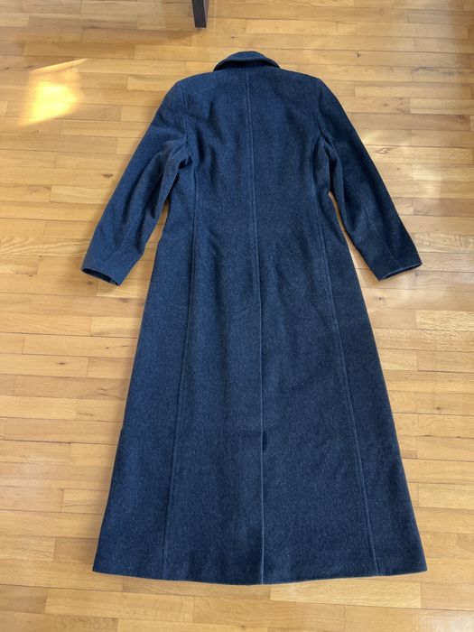 Дълго до глезена тъмно сиво вълнено палто